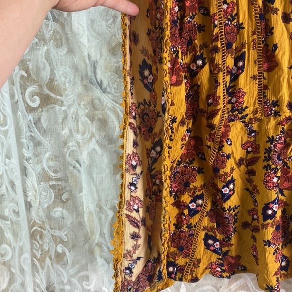 Coco + Jaimeson Boho Chic Off The Shoulder Mustard yellow retro floral Fall M - Picture 5 of 15